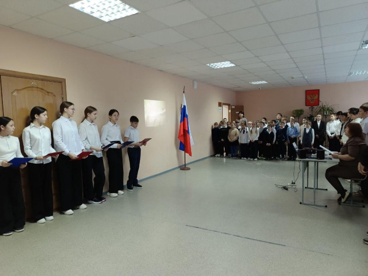 ТРАДИЦИОННАЯ ОБЩЕШКОЛЬНАЯ ЛИНЕЙКА.